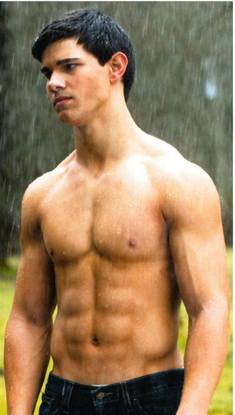 New Shirtless Taylor Lautner Pics From New Moon Perez Hilton