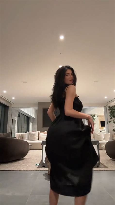 Kylie Jenner Fans Shocked Over Her Wild Dance Moves In New Tiktok And