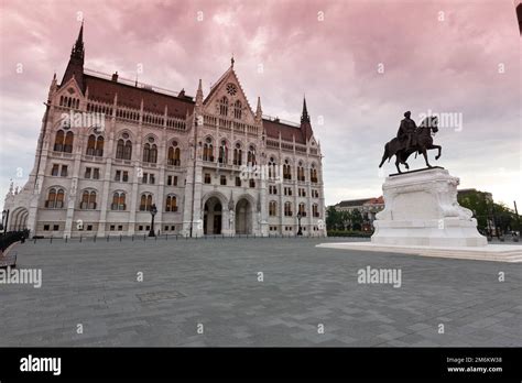 The Hungarian parliament building Stock Photo - Alamy