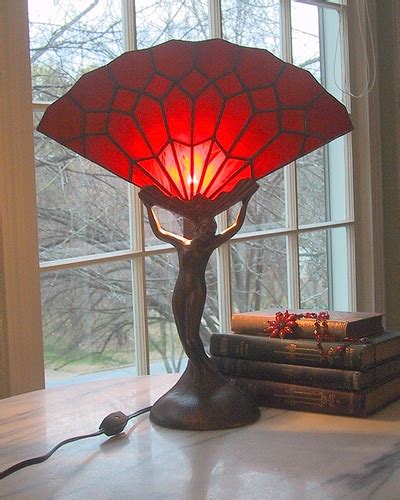 1920s Lady With Fan Lamp I Love It Rartdeco