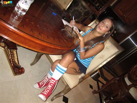 Teen In Distress With Kelly Madison Z BTS IMG Porn Pic