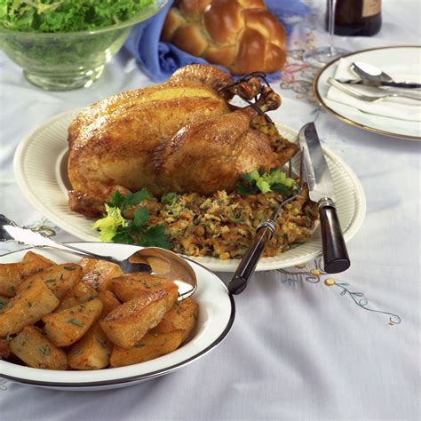 Families are checking what time shabbat starts today for dinner 7