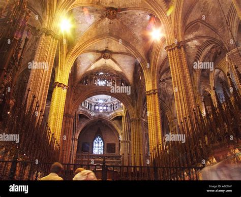 The interior of the Basilica de Santa Maria del Mar Stock Photo - Alamy