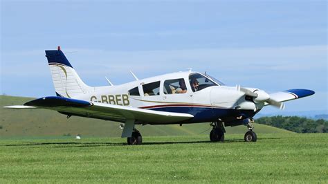 G Bbeb Piper Pa R Cherokee Arrow Ii Compton Abbas Flickr