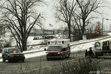 米高校で銃乱射3人死亡 15歳の生徒拘束 写真2枚 国際ニュースAFPBB News