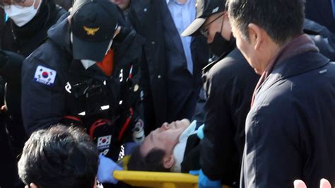 Lee Jae Myung South Korean Opposition Leader Stabbed In Neck During