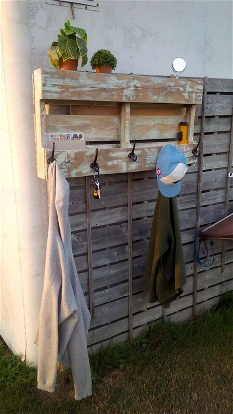 Rustic Pallet Coat Rack With Shelf Easy Pallet Ideas