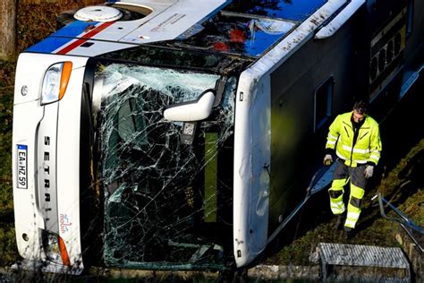 Wypadek Autobusu Szkolnego W Niemczech Nie Yje Dwoje O Mioletnich