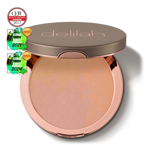 Pure Light Illuminating Powder Delilah