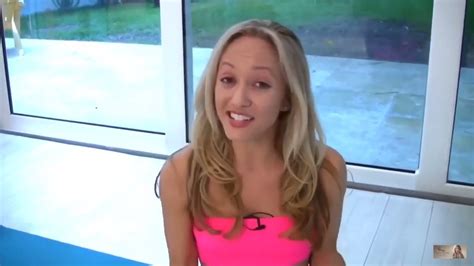 Micro bikini Yoga stretching and relaxing étirements écartement et flexibilité YouTube