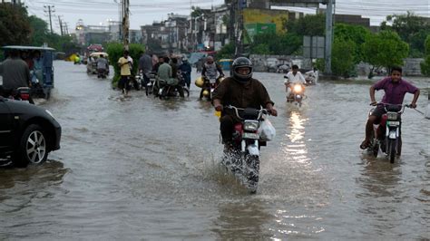 Fuertes lluvias causan estragos en Pakistán