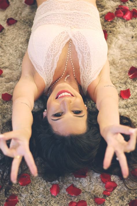 Editorial De Lingerie Da By Secret Peguei O Bouquet