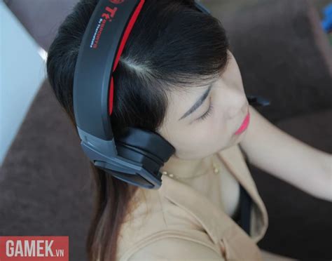 B Ng M T V I B Nh Hot Girl Chi N Game