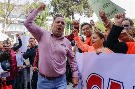 Alejandro Carvajal va por la alcaldía y pidió sacar a chapulines de