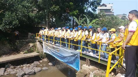 Sempat Ambruk Jembatan Penghubung Dua Kecamatan Di Bandung Akhirnya