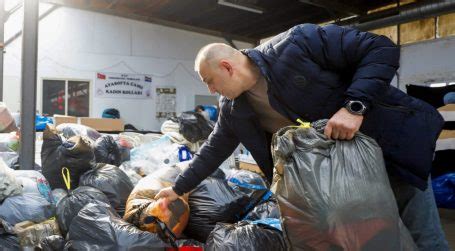 Video Dordrecht Zamelt In Voor Slachtoffers Aardbeving Dordtcentraal