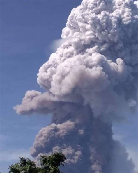 Minsel Siaga Gunung Soputan Kembali Beraktifitas