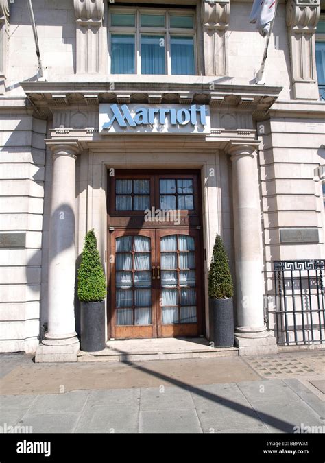 Marriott Hotel Park Lane London England Stock Photo - Alamy