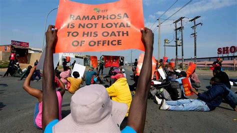 South African protests continue as demonstrators call for the president ...