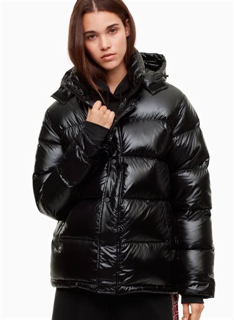 Bella Hadids Aritzia Black Puffer Jacket Popsugar Fashion