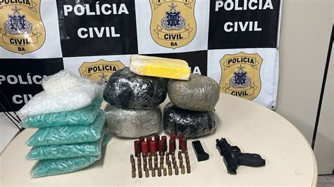 Polícia Civil Apreende Drogas Simulacro De Pistola E Munições No