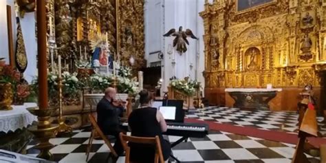 Dos Novios Celebran Su Boda Con El Himno Del C Rdoba Cf En La Iglesia