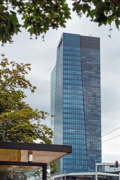 Edificio A Torre Nude Fotografia Stock Immagine Di Moderno