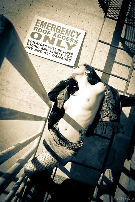 Amateur Milf Joanna Angel With Hot Natural Tits In The Solo Scene Porn Pictures XXX Photos Sex