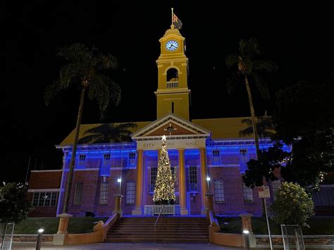 Flags At Half Mast Tributes Flow On Fraser Coast For Slain Tara Police