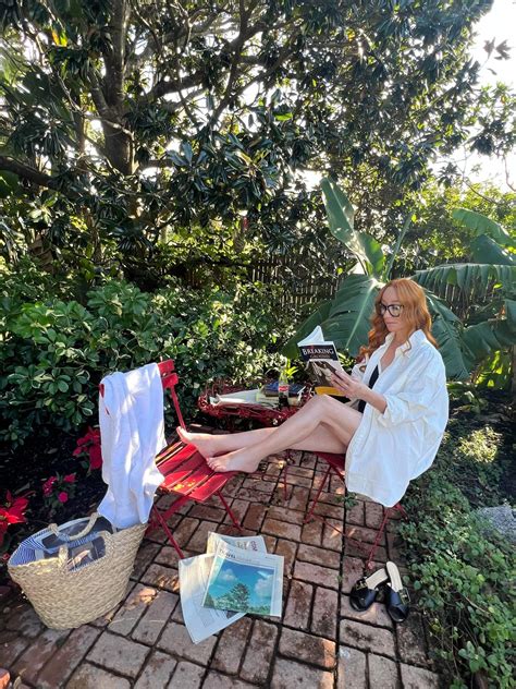 Tori Amos's feet