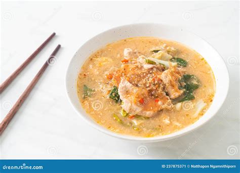 Sukiyaki Suppe Mit Thail Ndischem Schweinefleisch Stockbild Bild Von