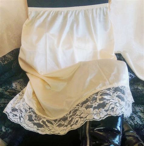 Vintage Vassarette Half Skirt Slip Nude Lace Hem Size Medium