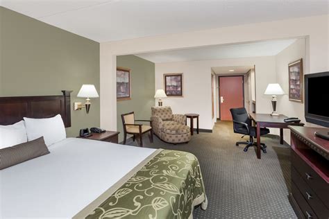 Wingate by Wyndham - Petersen Hotels