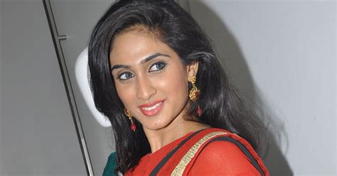 Deepti Sati Hot Pics At Kalaniketan Bride Groom Collection Launch