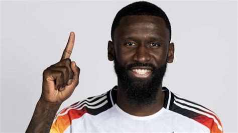 Antonio Rüdiger erklärt Zeigefinger Foto Auch andere Nationalspieler