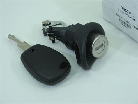 Замок багажника с личинками Логан 1 ключ TORK TRK0613