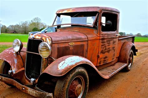 Recent barn find. | Classic cars trucks, Vintage trucks, Classic trucks