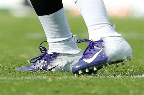 What Pros Wear: Lamar Jackson's Nike Vapor Untouchable Pro 3 Cleats ...