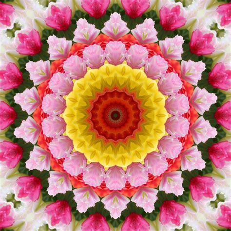 Solve Kaleidoscope Yellow And Pink Very Large Jigsaw Puzzle Online