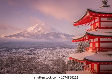 1,673 Chureito pagoda winter Images, Stock Photos & Vectors | Shutterstock