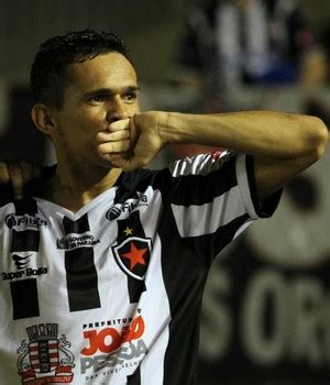 Botafogo Pb Vence O Campinense E Segue Na Luta Pelo Tri Do Paraibano