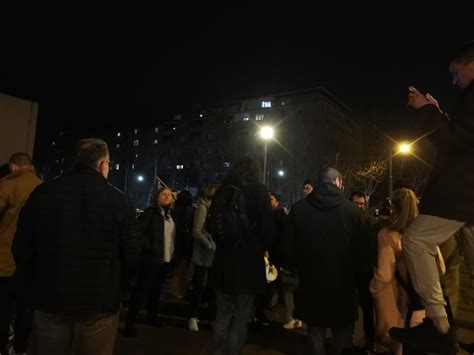 Protest Protiv Policijskog Nasilja Nad Romima Ispred Policijske Uprave