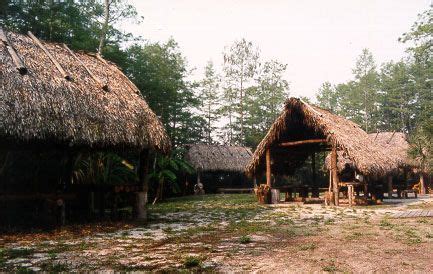 Seminole Village Native American Houses Native American Home Chickee