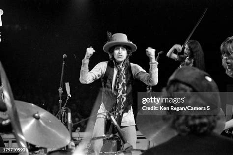 Bob Dylan Hat Photos And Premium High Res Pictures Getty Images