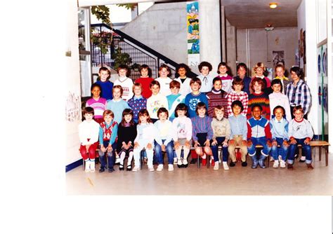 Photo De Classe CE2 De 1983 ECOLE ROBERT DESNOS Copains D Avant