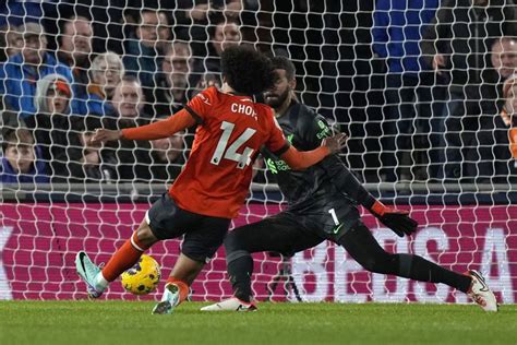 Pembelaan Alisson Untuk Liverpool Yang Cuma Main Imbang Lawan Luton