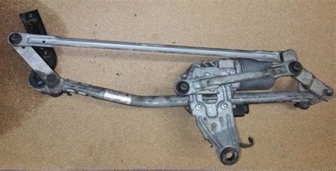 Vw Passat 2 0 B6 Wiper Motor And Linkage 2006 In Luton Bedfordshire