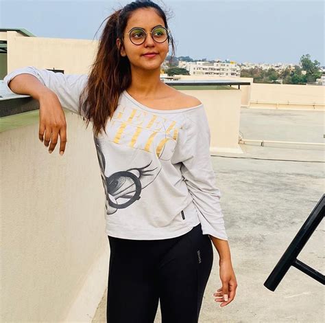 Yaaradi Nee Mohini Fame Chaitra Reddy Hot Photos