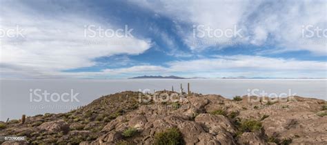 panoramic view  incahuasi cactus island  salar de uyuni salt flat