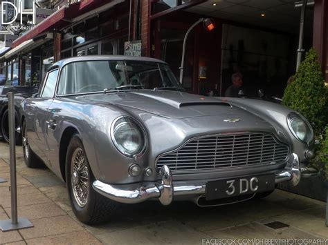 Aston Martin DB5 Crashes in Manchester